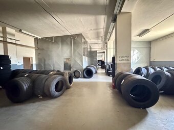 Na predaj výrobno skladový areál výmera 1170 m2 -  Pribeta - 11