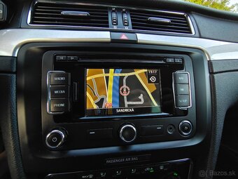 Škoda Superb Combi 2.0 TDI 4x4 Elegance • 2014 • - 11