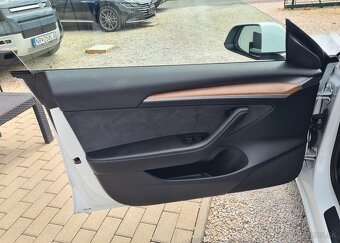 TESLA MODEL 3 LONG RANGE AWD - 11
