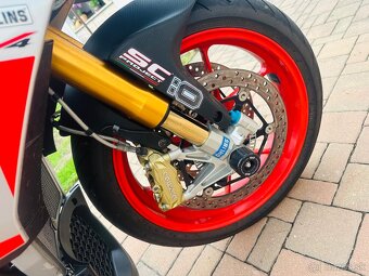 Aprilia Tuono V4 1100 Factory 2016 - 11