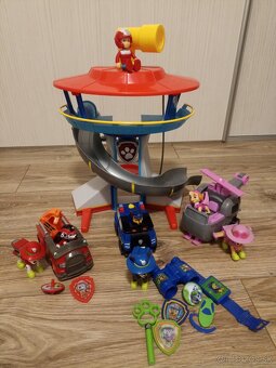 Predám vežu labková patrola plus autá plus postavičky - 11