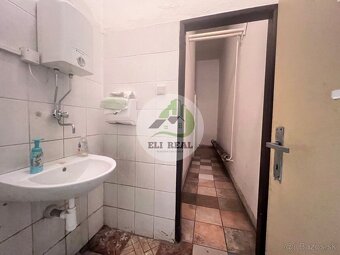 Na prenájom sklad 1474 m² s nakladacími rampami a kancelársk - 11