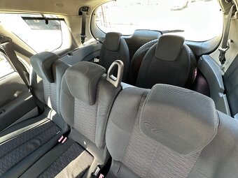 Renault Grand Scénic 1.9 Tdi 7-miestne - 11