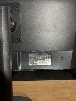 predam PC Lenovo Legion T530-28ICB + monitor 24" Philips 24 - 11