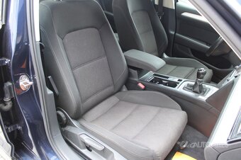 Volkswagen Passat Variant 2,0 TDi 110 kW COMFORTLINE BLUEMOT - 11