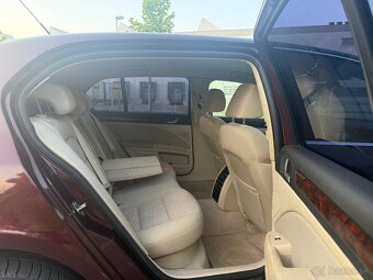 Škoda Superb II 2.0 TDi - 11