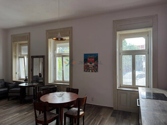 Na prenájom exkluzívny 2-izbový byt v historickom centre Nit - 11