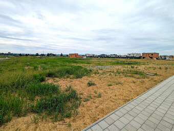 Stavebný pozemok Mokrance, 745m2, cca 21 km od Košíc - 11