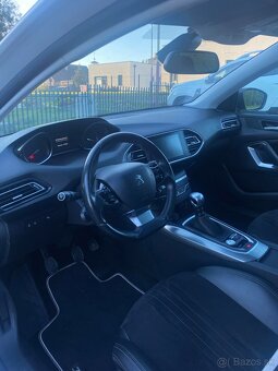Peugeot 308 1.2 puretech 96kw GT Line - panoráma - 11