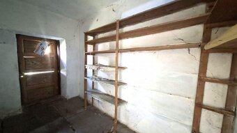 Chalupa pripravená na rekonštrukciu podľa vlastných... - 11