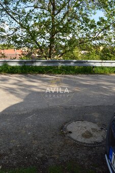 TOP NA PREDAJ: zaujímavý pozemok 740m2 - Smolenice - 11