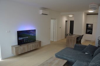 Prenájom novostavba 2 izbový byt Nitra centrum + garážové st - 11