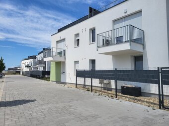 Na predaj 3 izbový Penthouse byt 22 m. od Bratislavy - Levél - 11