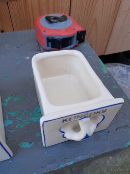 Predám keramické koreničky v drevenej poličke - 11