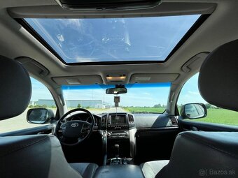 Toyota Land Cruiser 4.5 D4-D 210 kW, LUX 7-miestne SUV - 11