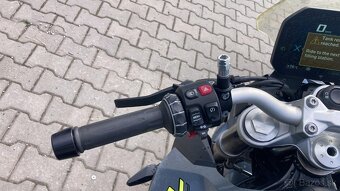 BMW F900R - 11