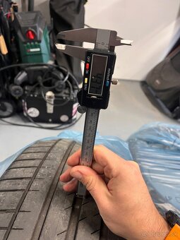 Michelin Pilot Sport EV 255/40 R20 - 11