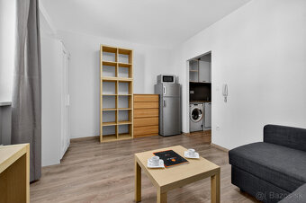 Na Predaj svetlá zariadená garsónka Podunajských Biskupicia - 11