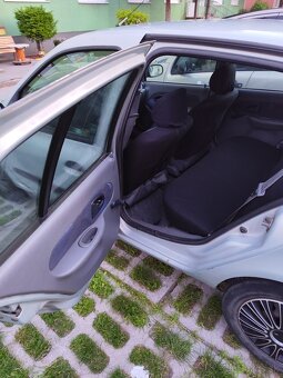 Renault Clio - 11