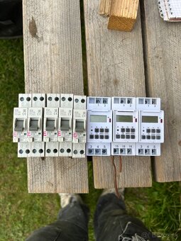 Elektroinštalačný materiál - 11