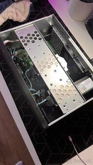 AMD Epyc 7402 Server / 128Gb RAM - 11