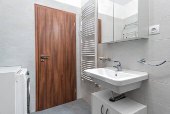 Exkluzívny 2-izb byt na prenájom – Ružinov, (Jégého Alej) s - 11