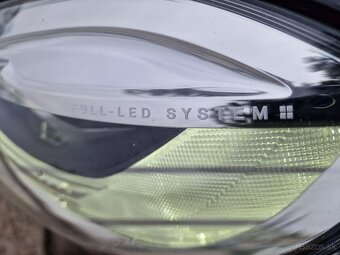 Volvo V40 D2 2.0L 120k Geartronic Momentum (diesel) - 11