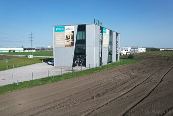 Predajňa, showroom, administrativa a sklad - 11