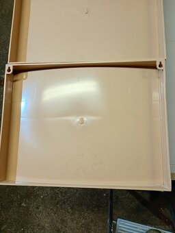 Police do kúpeľne - 11