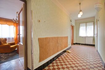 Na predaj 3 izbový rodinný dom, prístavba, garáž, pozemok 72 - 11