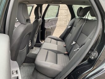 VOLVO V50 2.4 D5 MOMENTUM A/T SPORT - 11