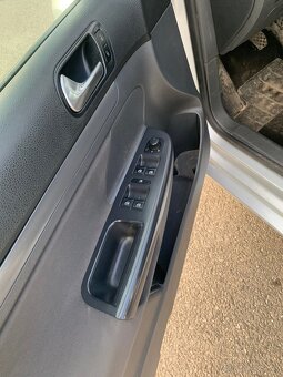 Volswagen Golf V Variant - 11