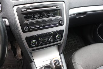 Škoda Octavia Combi 2.0 TDI CR Elegance, DPH, Vyhr. Sedadlá - 11