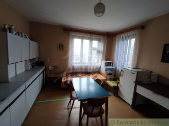 Murovaný rodinný dom v pokojnej časti Púchova na predaj - 11