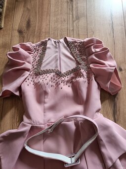 Krátke spoločenské šaty - 11