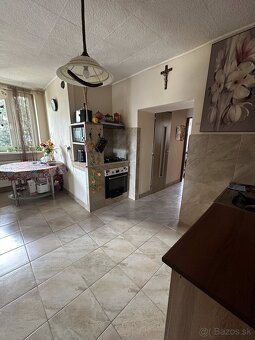 Na predaj starší 4-izbový rodinný dom s prístavbou v Košicia - 11