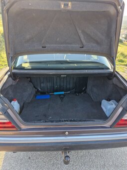 Mercedes-Benz E 250D W124 - 11