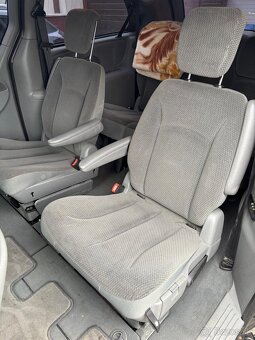 Predám Chrysler Grand Voyager 3.3 V6 2006 - 11
