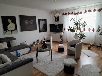 Na predaj veľký 5-izbový RD v obci Čierna Voda - 11