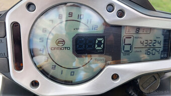 CF Moto 650 MT - 11