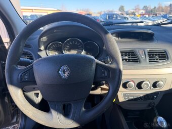 Renault Mégane 1.6 16V Expression - 11