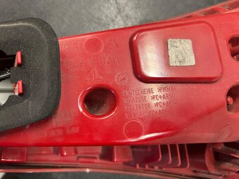 Zadné ľavé svetlo a predná ľavá mriežka Audi Q5 2008-2012 - 11