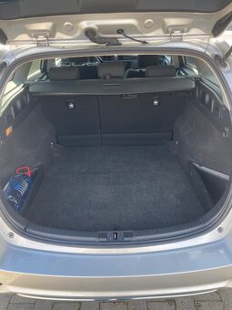 Toyota auris 1.2 turbo - 11