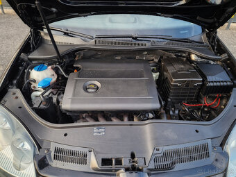 Volkswagen Golf 5 - výborný stav - 11