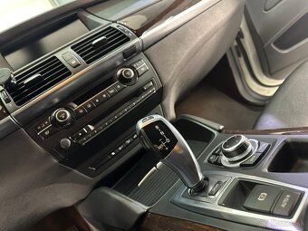 BMW X6 XDrive 30d 245k - 11