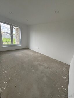 Novostavba rodinného domu veľkým pozemkom obci Povoda - 11