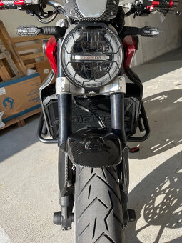 Honda CB1000R - 11