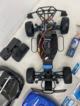 1:10 RC Short Course LRP Twister 2WD - 11