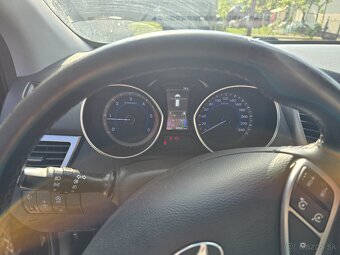 Predam Hyundai i30 CW 1.6i CRDi Style  99275 km  2016 - 11
