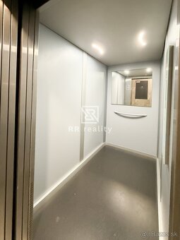 NOVÁ TERASA - 3i byt s terasou celkovo 105,7m2, 2x parking - 11